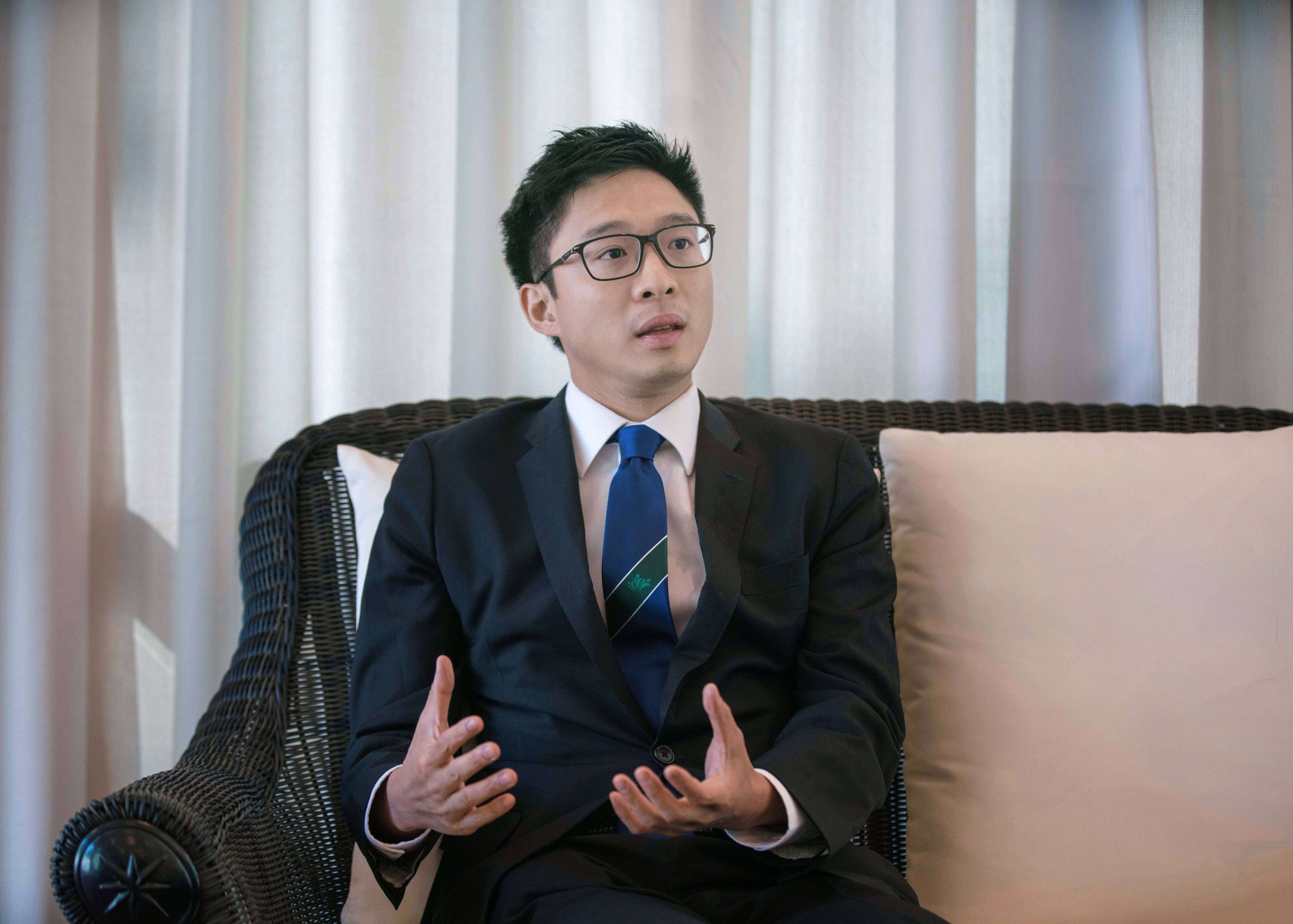 巴黎豪门签下年轻前锋，展现未来潜力的简单介绍