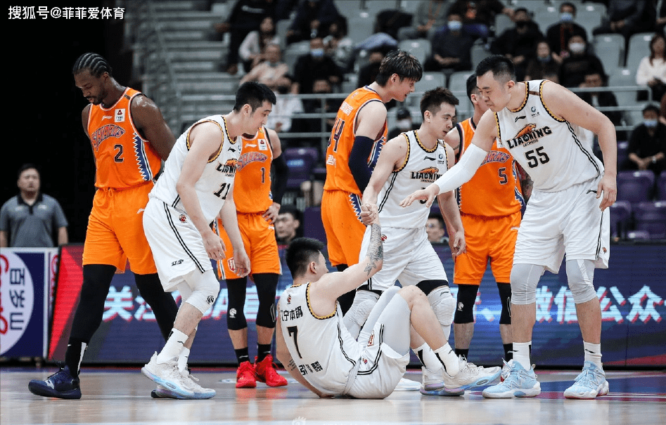 重庆渝中队战胜对手，晋级榜首位置